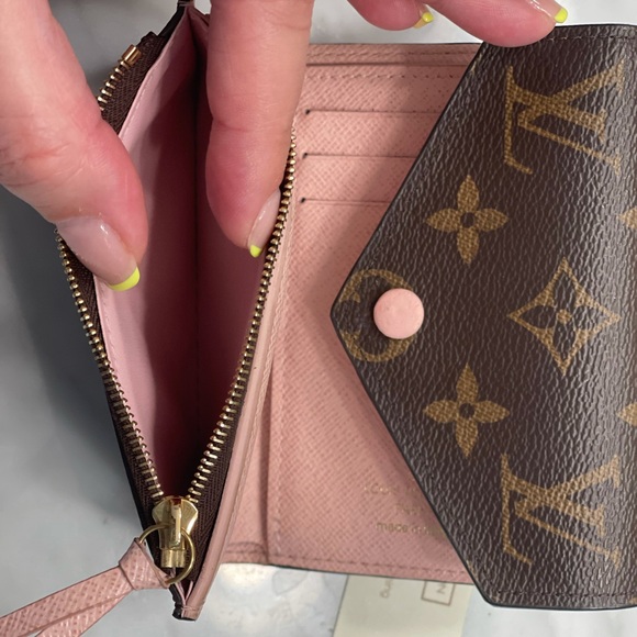 Authentic Louis Vuitton Victorine Wallet - Picture 5 of 11